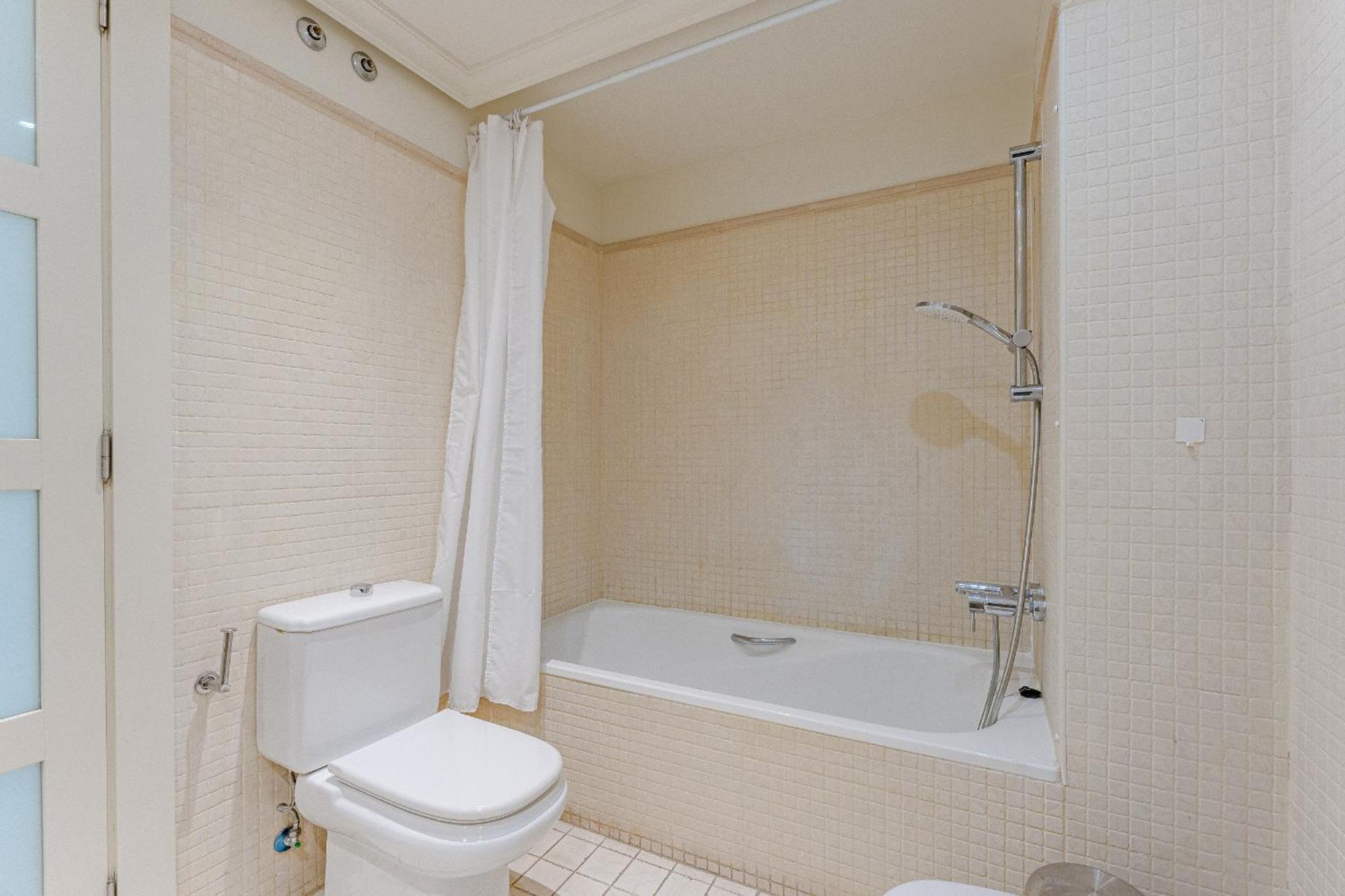 Apartment Hermitage Homes Blg *